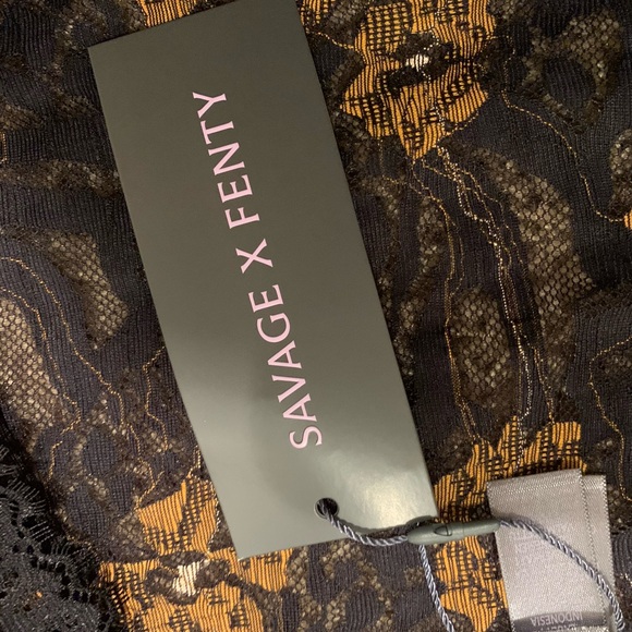 Savage X Fenty Black and Gold Lace Robe - Picture 2 of 9